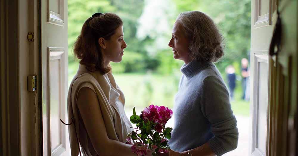 A still from The Souvenir: Part II, one of the best films of 2021.